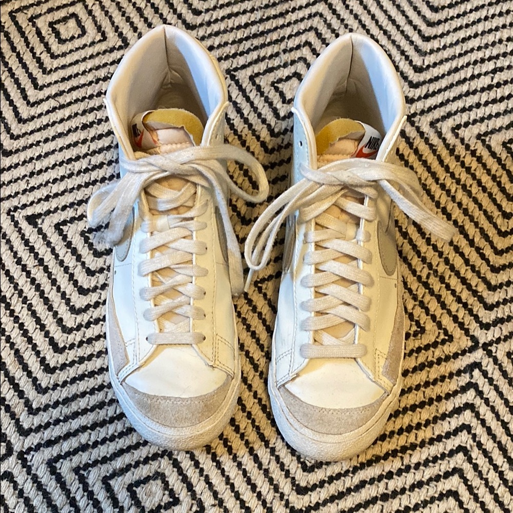 Nike Blazer sneaker’s Mid ‘77 Vintage size 8